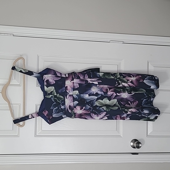 Kay Unger Flora Print Mini Dress Size 6 - Picture 2 of 12
